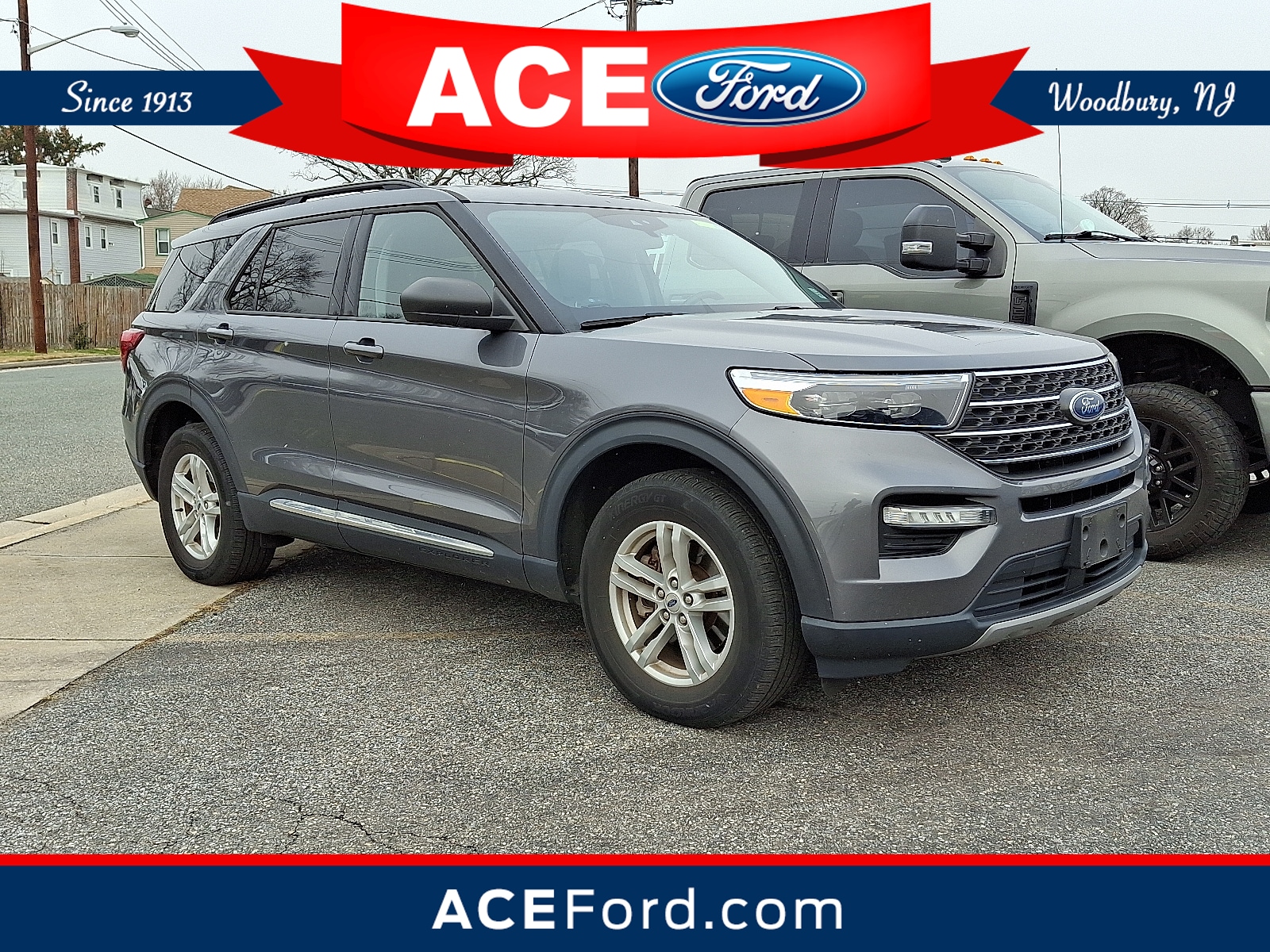 2022 Ford Explorer XLT's photo