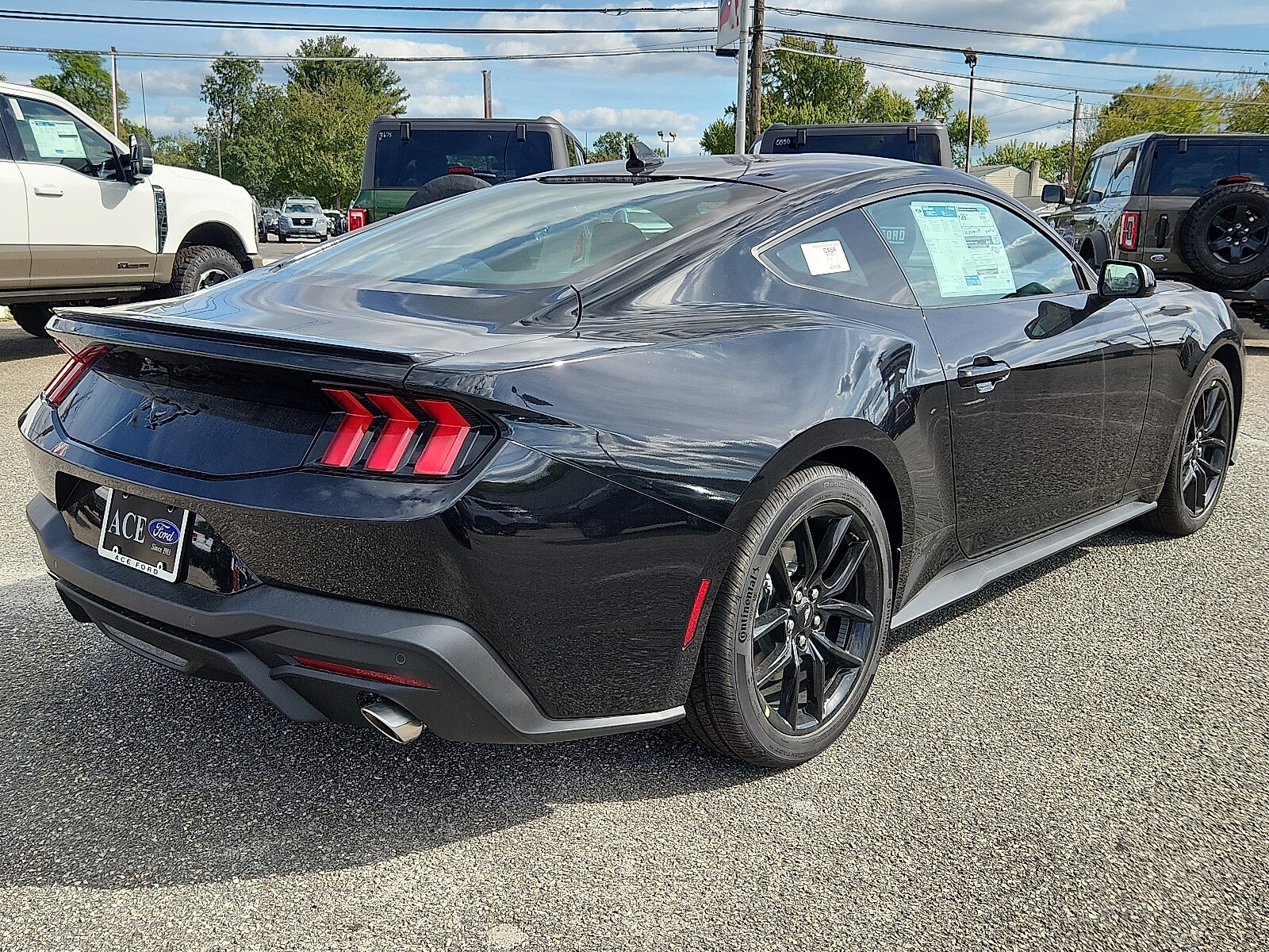 2025 Ford Mustang EcoBoost photo 4