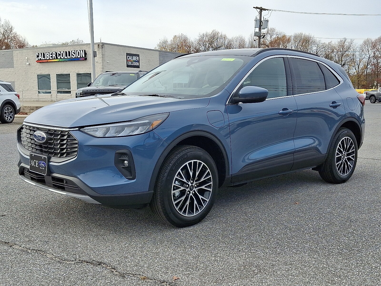 2026 Ford Escape Plug-In Hybrid Premium photo 3