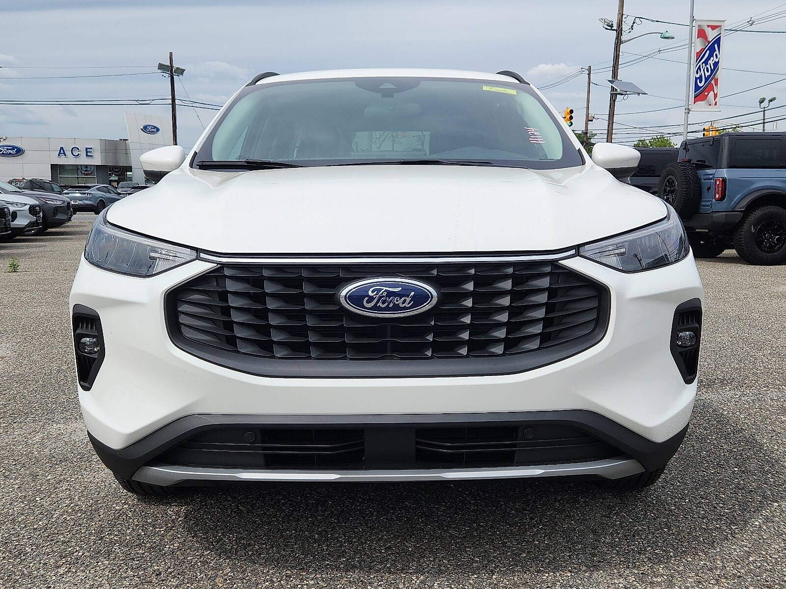 2025 Ford Escape photo 2