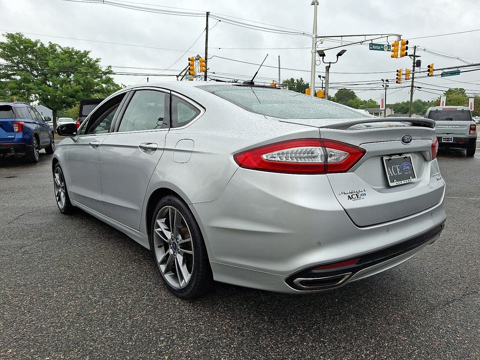 2016 Ford Fusion Titanium photo 2