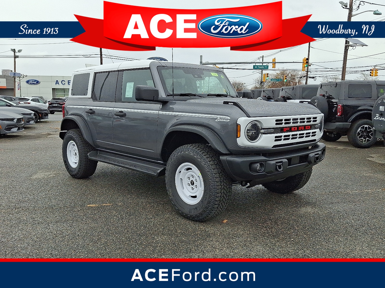 2025 Ford Bronco 4-Door Heritage Editon's photo