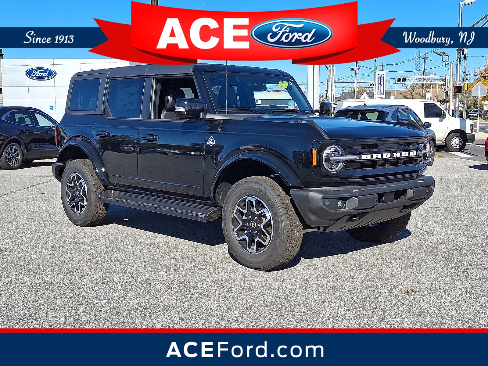 2025 Ford Bronco 4-Door Outer Banks's photo