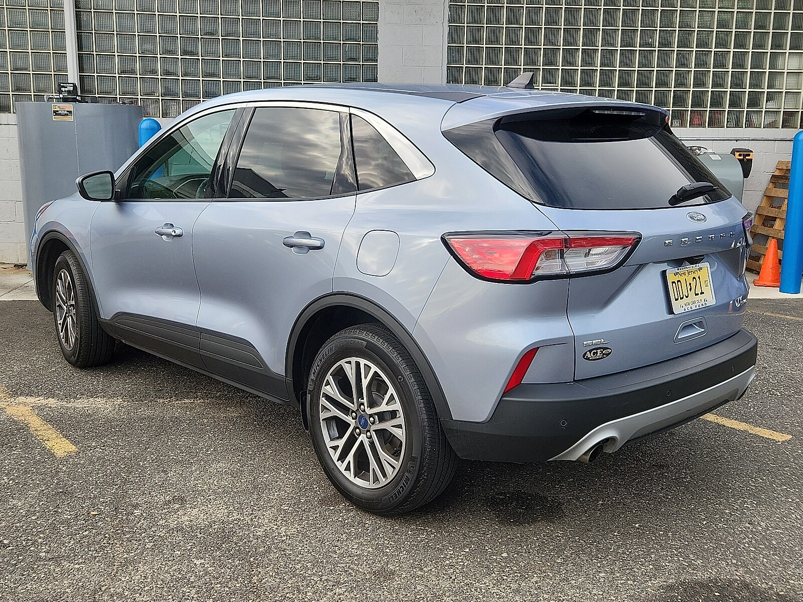 2022 Ford Escape SEL photo 3