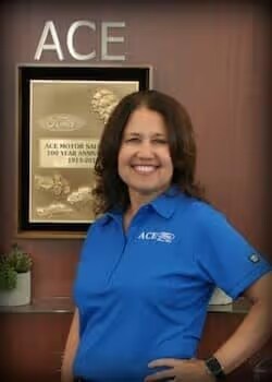 Staff member Dina Carlino from ID_d847550cdd96