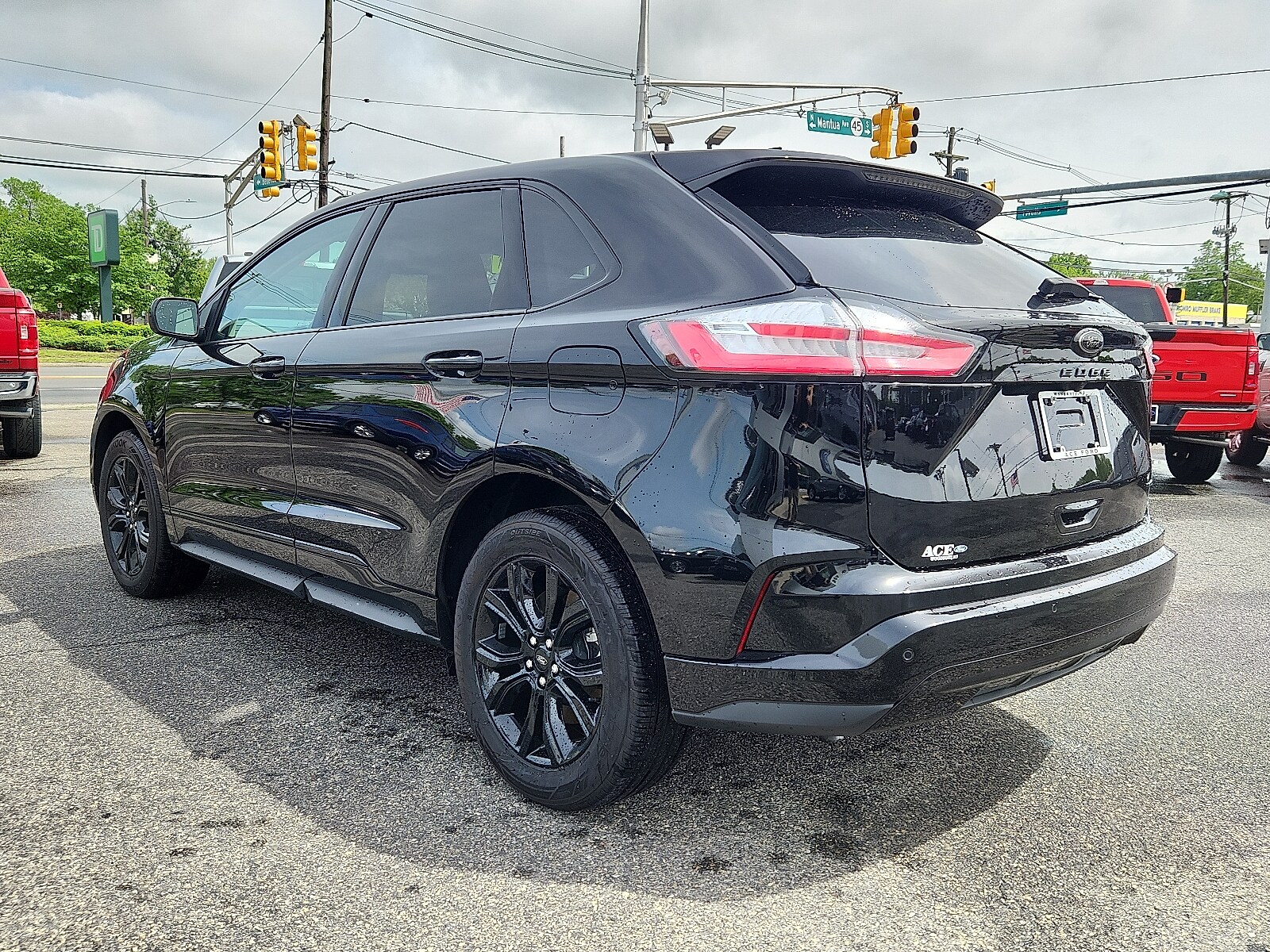 2024 Ford Edge SE photo 4
