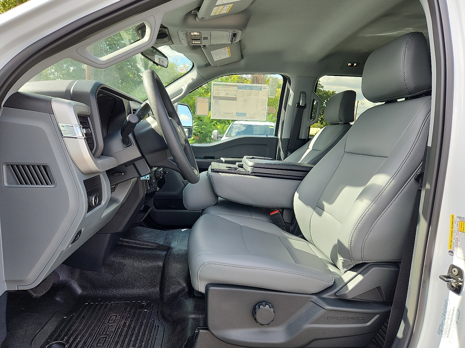 2026 Ford F-350 Super Duty XL - Photo 6