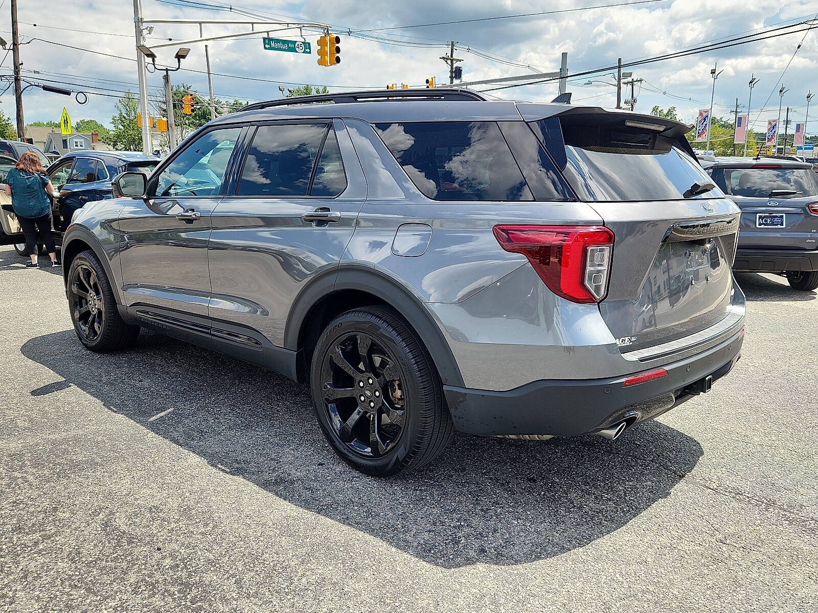 2023 Ford Explorer ST-Line photo 3