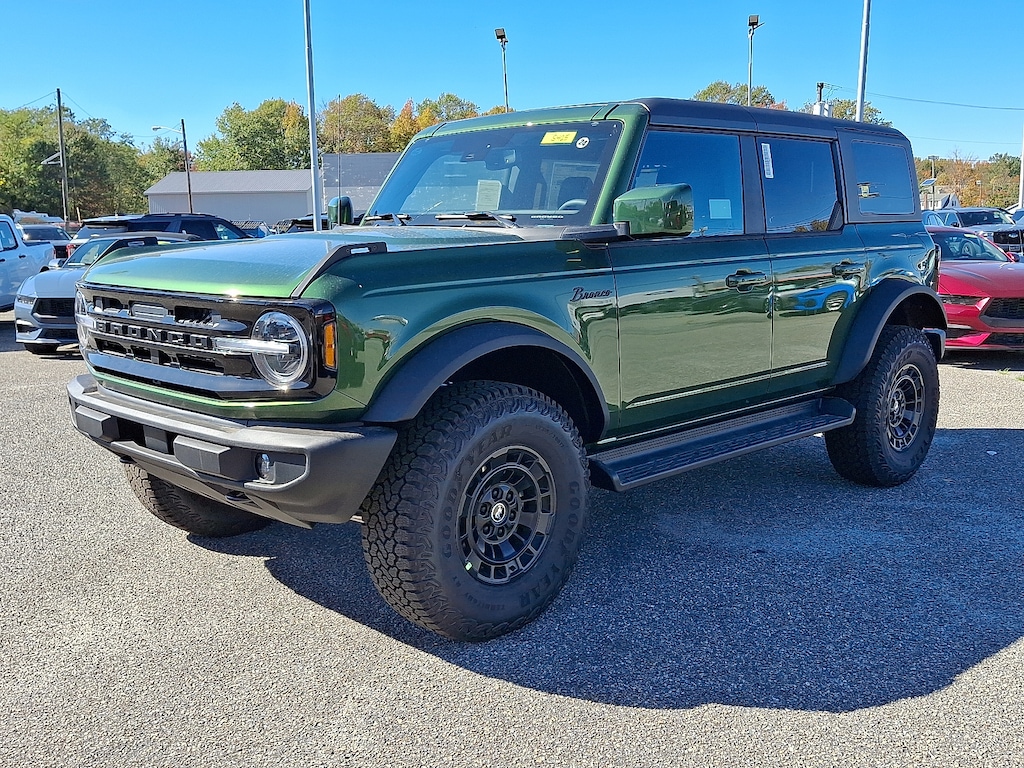 New 2025 Ford Bronco Ford Custom Garage Outer Banks SUV