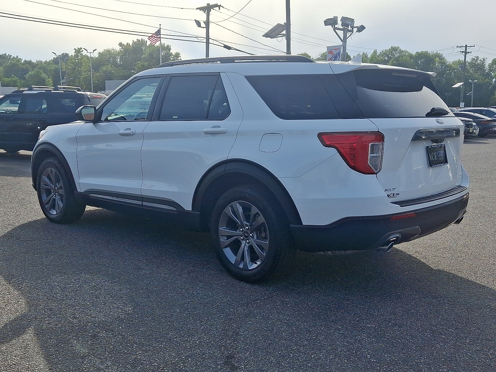 2022 Ford Explorer XLT photo 3