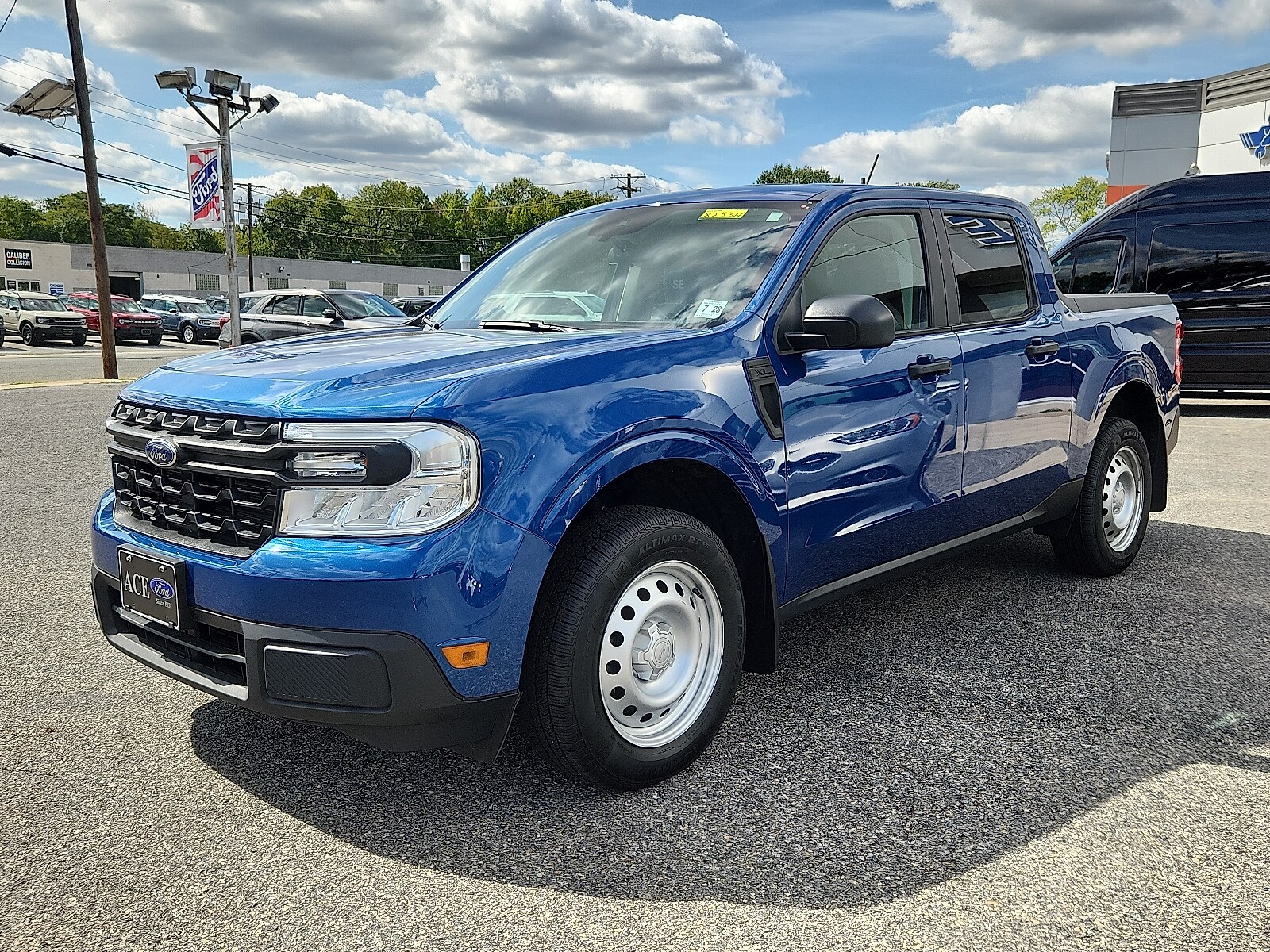 2023 Ford Maverick XLT Lariat photo 3