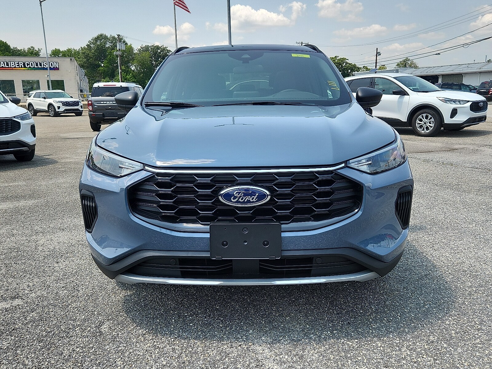 2025 Ford Escape ST-Line photo 2
