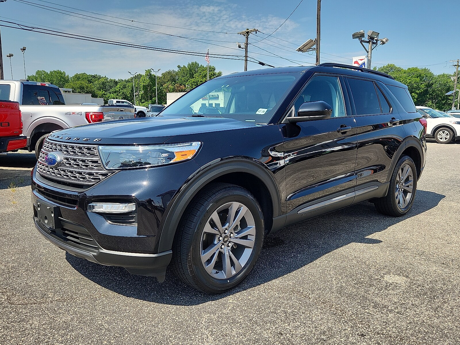 2022 Ford Explorer XLT photo 3