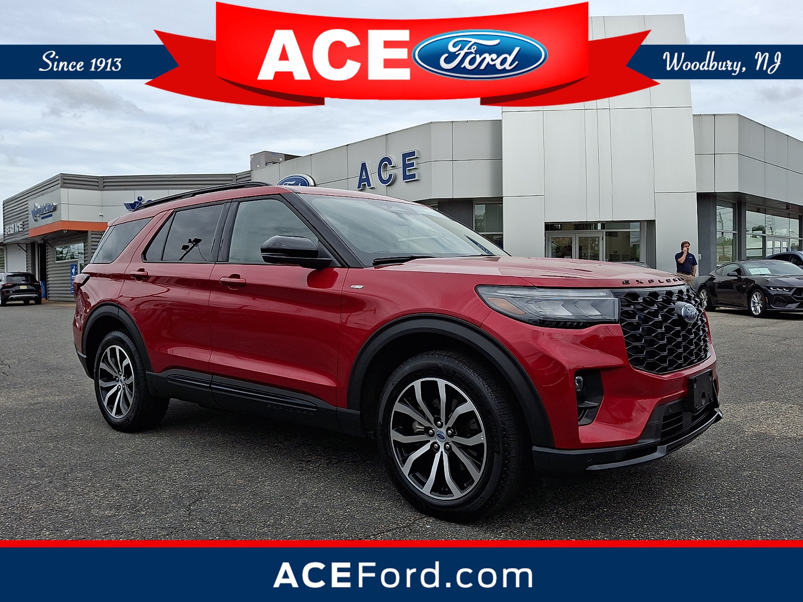 2025 Ford Explorer ST-LINE 4WD (PL535)'s photo