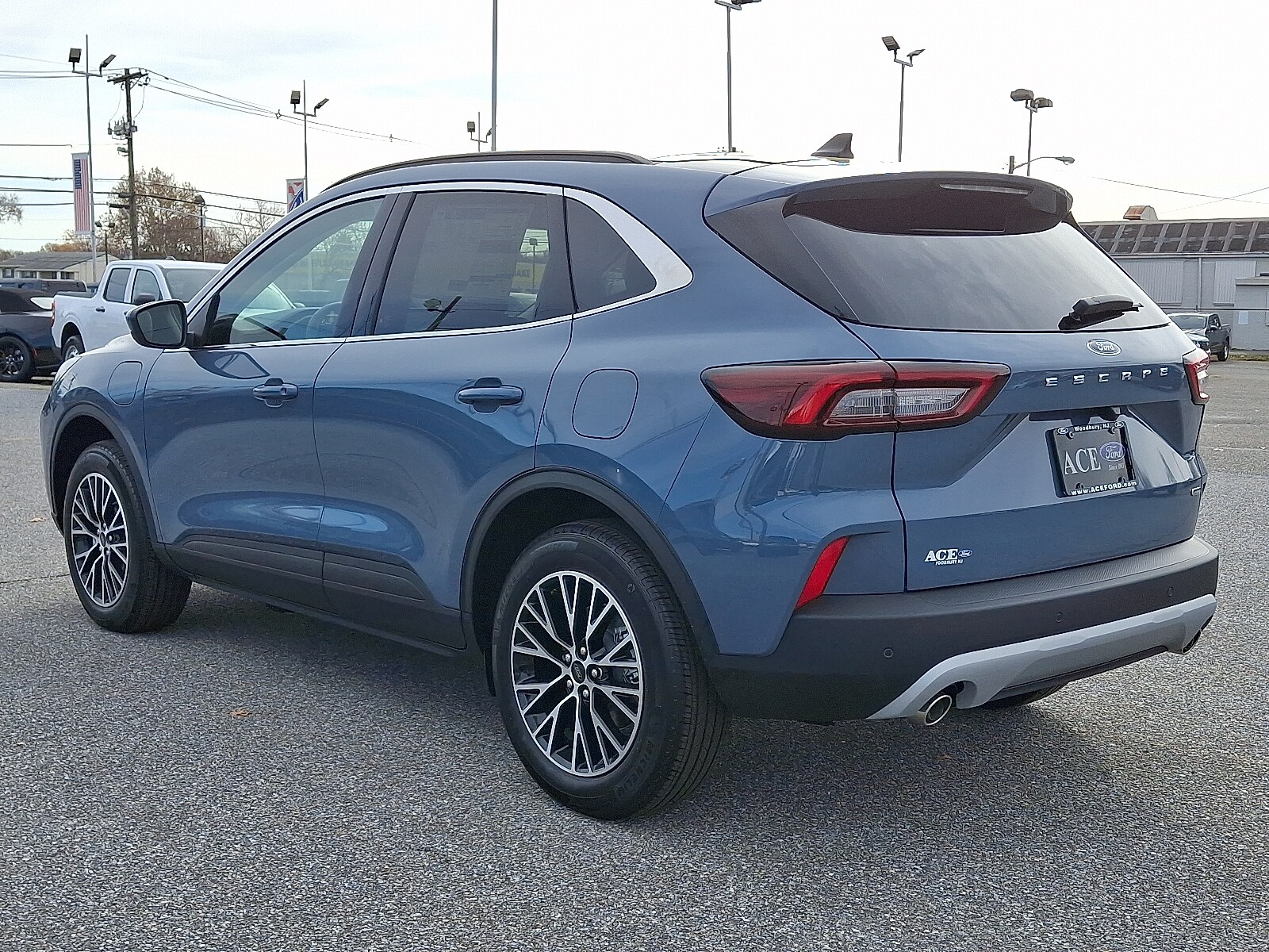 2026 Ford Escape Plug-In Hybrid Premium photo 4