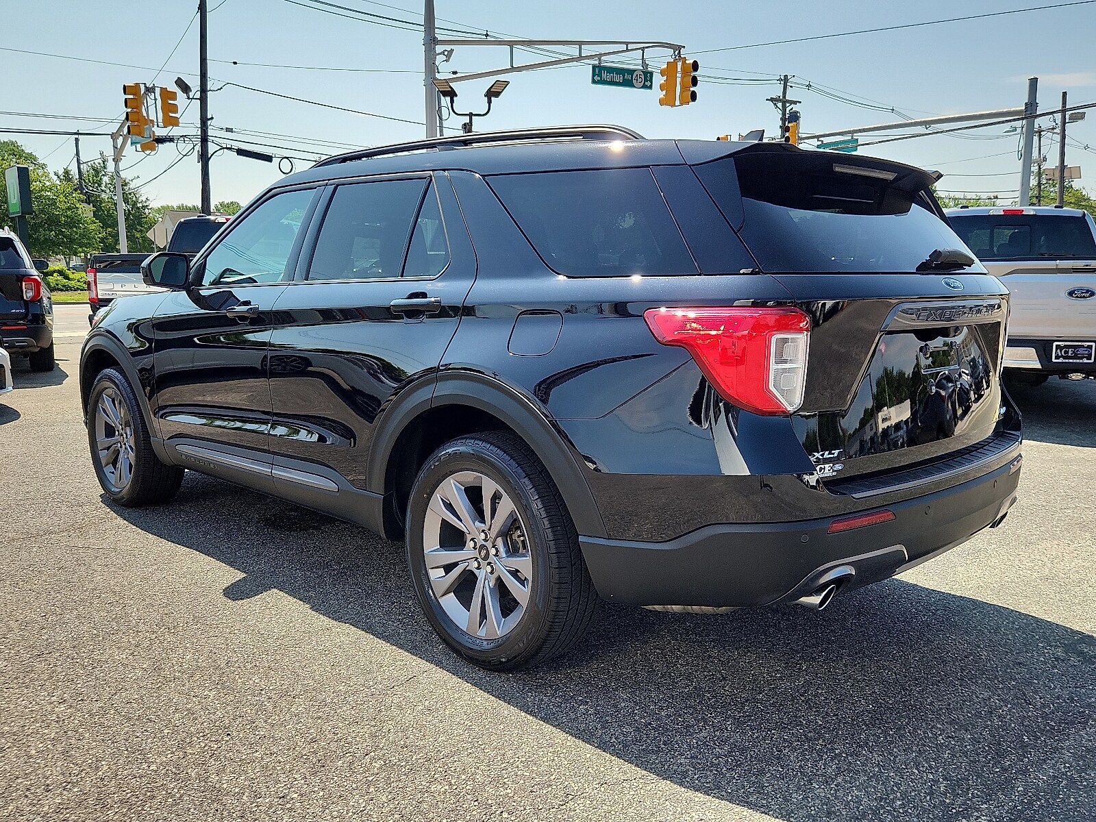 2022 Ford Explorer XLT photo 4