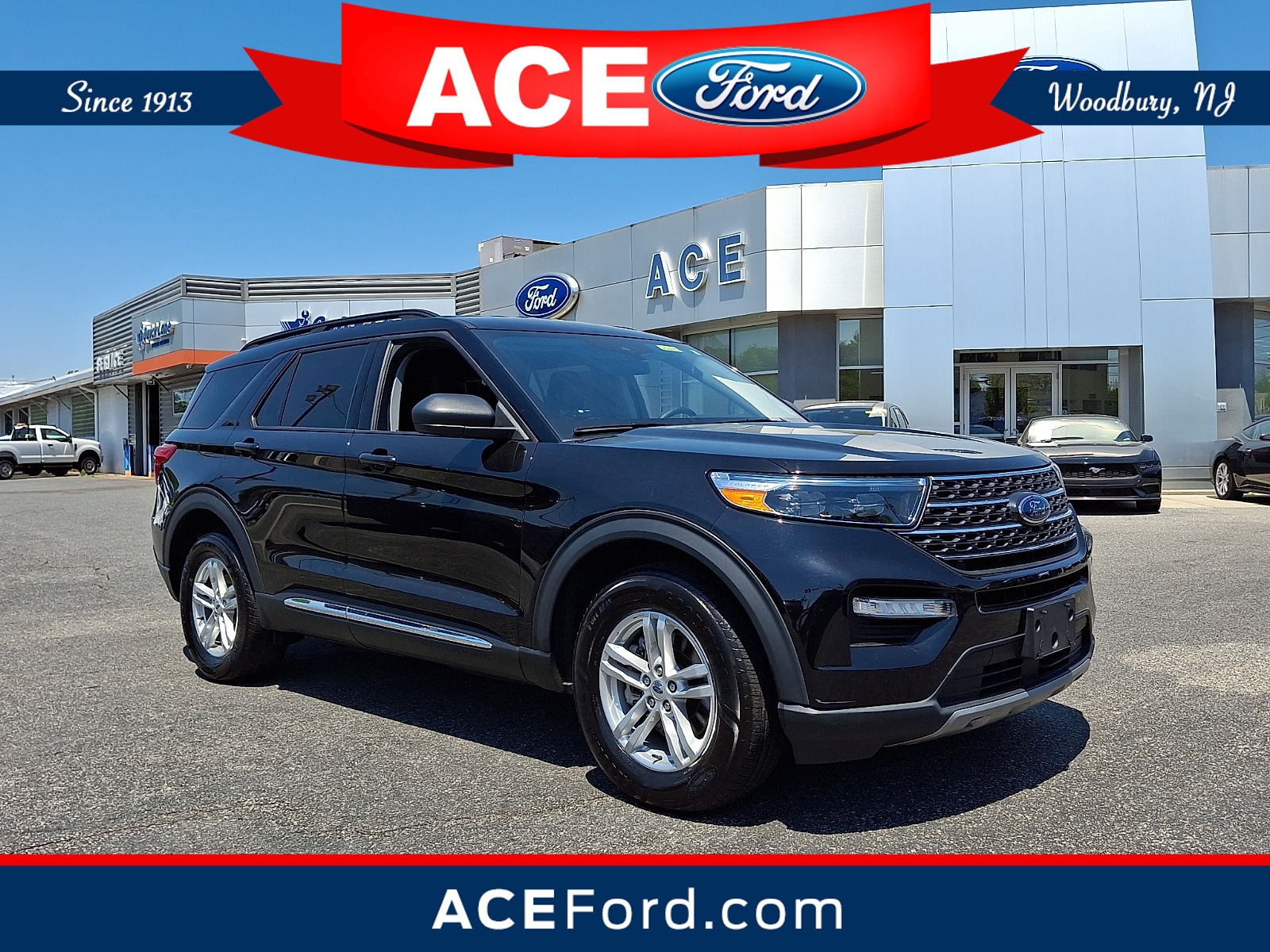 2022 Ford Explorer XLT 4WD's photo