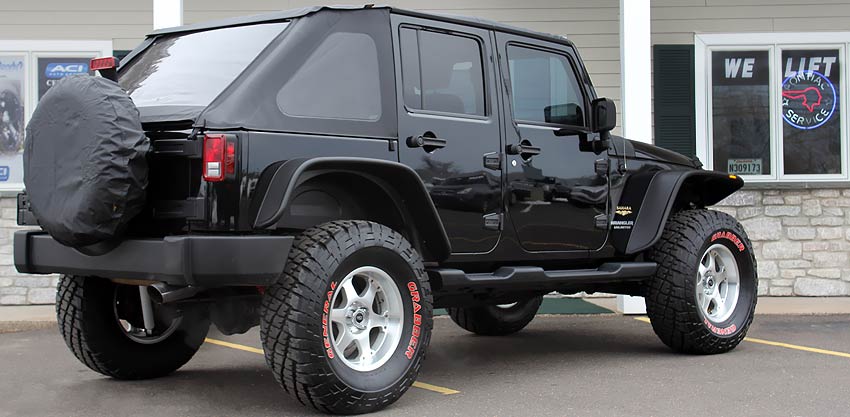 black_jeep.jpg