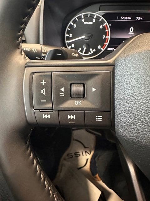 2025 Nissan Rogue SV - Photo 21