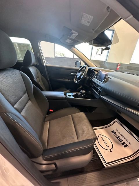2024 Nissan Rogue SV - Photo 18