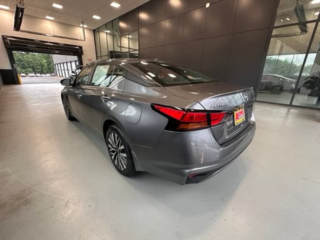 Certified 2024 Nissan Altima 2.5 SV Sedan