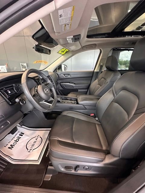 2025 Nissan Pathfinder SL - Photo 16