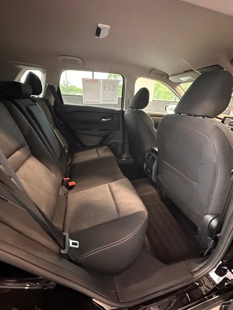 2025 Nissan Rogue SV - Photo 17
