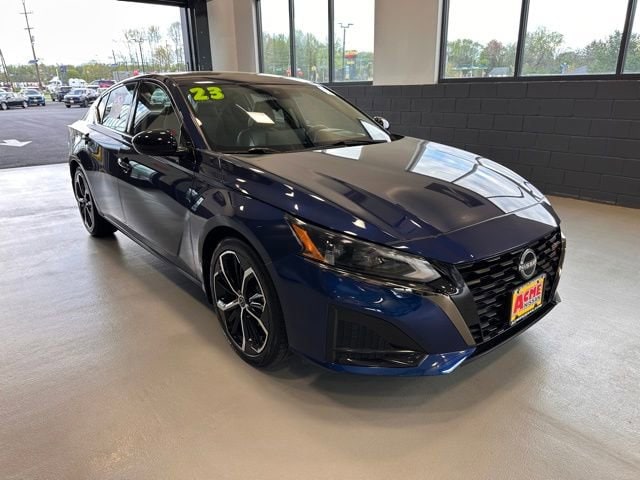 2023 Nissan Altima SR - Photo 8