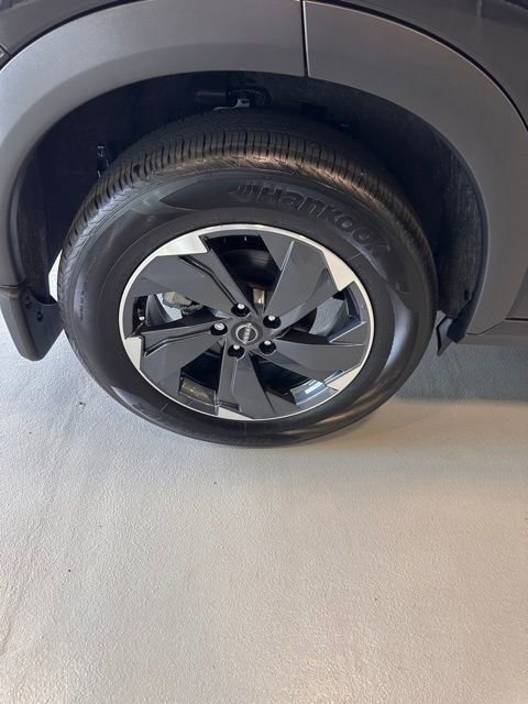 2025 Nissan Rogue SV - Photo 14