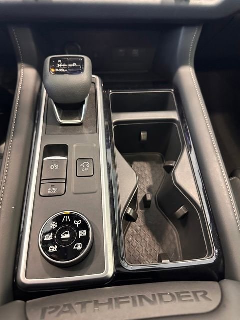 2025 Nissan Pathfinder SL - Photo 22