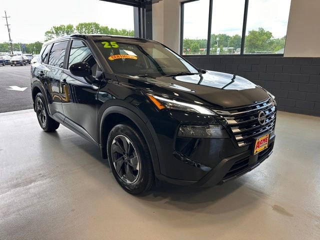 2025 Nissan Rogue SV - Photo 8