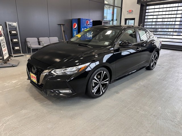 2021 Nissan Sentra SR's photo
