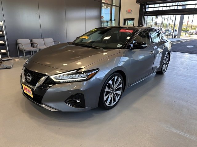 2023 Nissan Maxima Platinum's photo