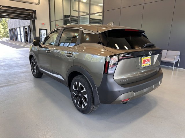 2025 Nissan Kicks SV photo 3