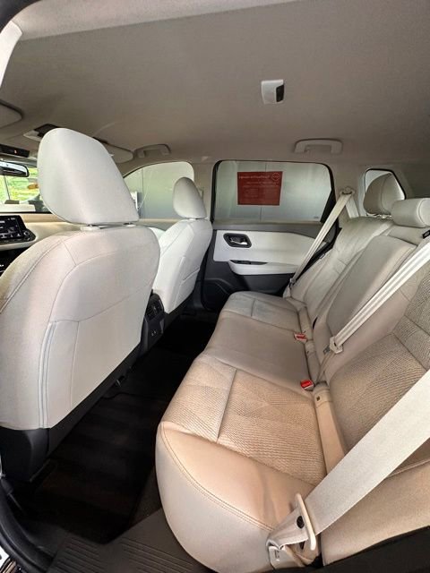 2025 Nissan Rogue SV - Photo 17