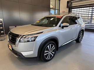 2024 Nissan Pathfinder Platinum SUV