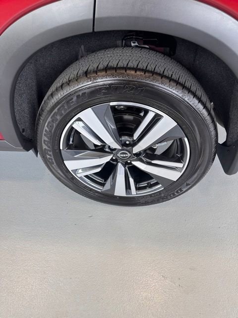 2025 Nissan Rogue SL - Photo 13