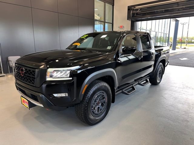 2023 Nissan Frontier PRO-4X Crew Cab 4X4's photo