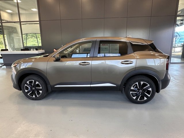 2025 Nissan Kicks SV photo 2