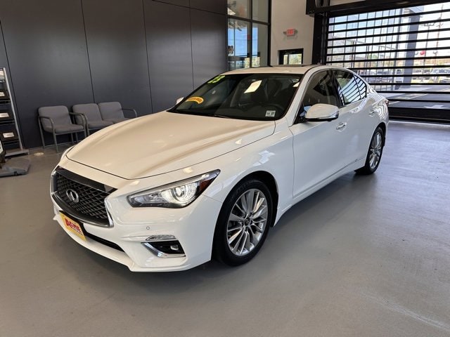 2023 INFINITI Q50 LUXE