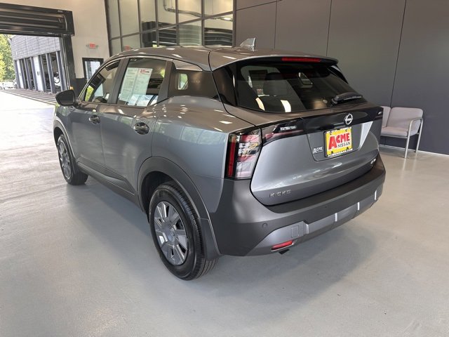 2025 Nissan Kicks S photo 3