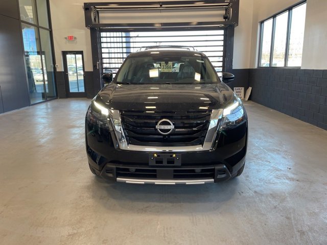 2025 Nissan Pathfinder SL photo 2