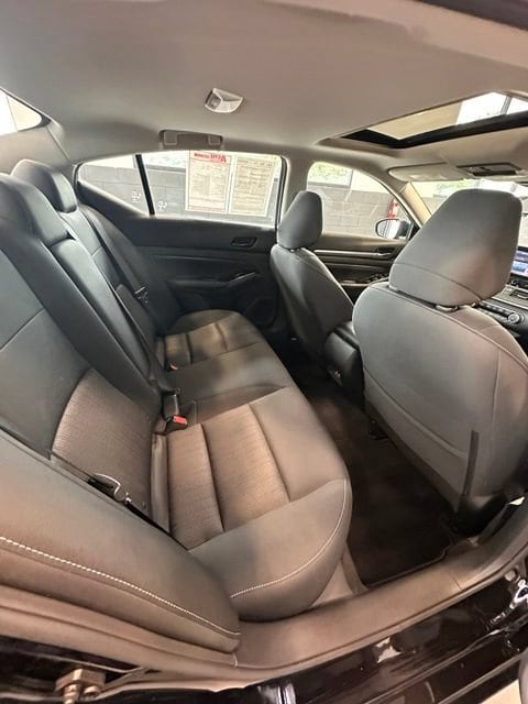2023 Nissan Altima SV - Photo 10