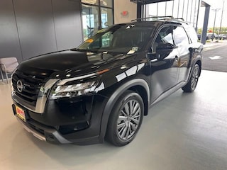 2025 Nissan Pathfinder SL SUV