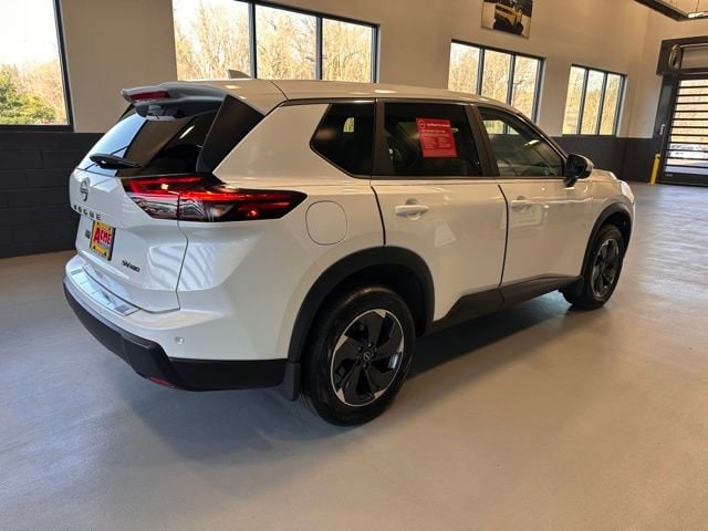 2024 Nissan Rogue SV - Photo 6