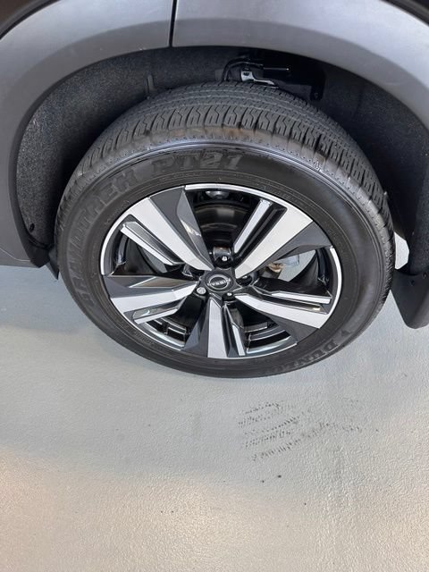 2025 Nissan Rogue SL - Photo 13