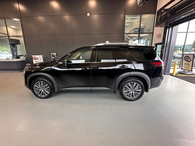 2025 Nissan Pathfinder SL - Photo 3