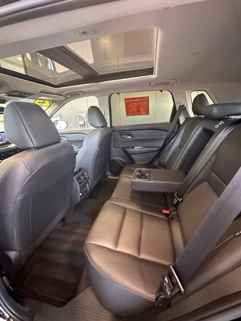 2025 Nissan Rogue SL - Photo 17