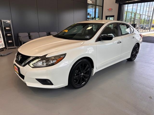 Used 2017 Nissan Altima SR with VIN 1N4AL3AP3HC225988 for sale in South Brunswick Township, NJ
