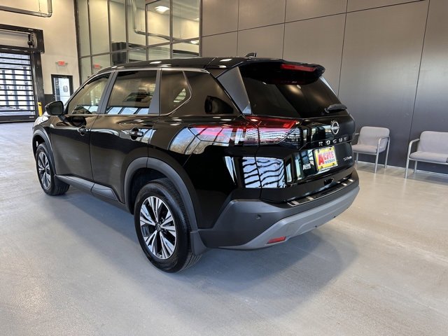 2023 Nissan Rogue SV photo 4